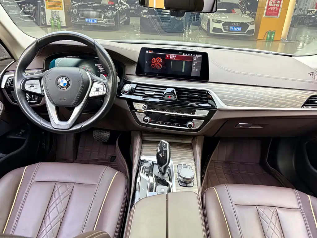 BMW 5 Series — фото 5