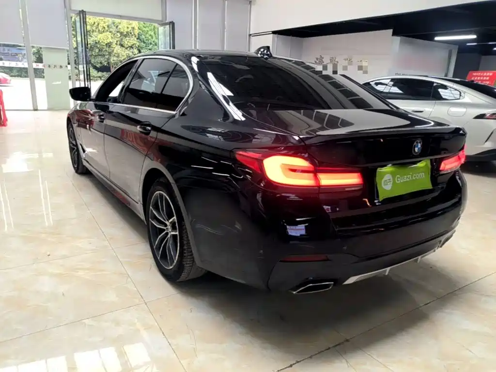BMW 5 Series — фото 5