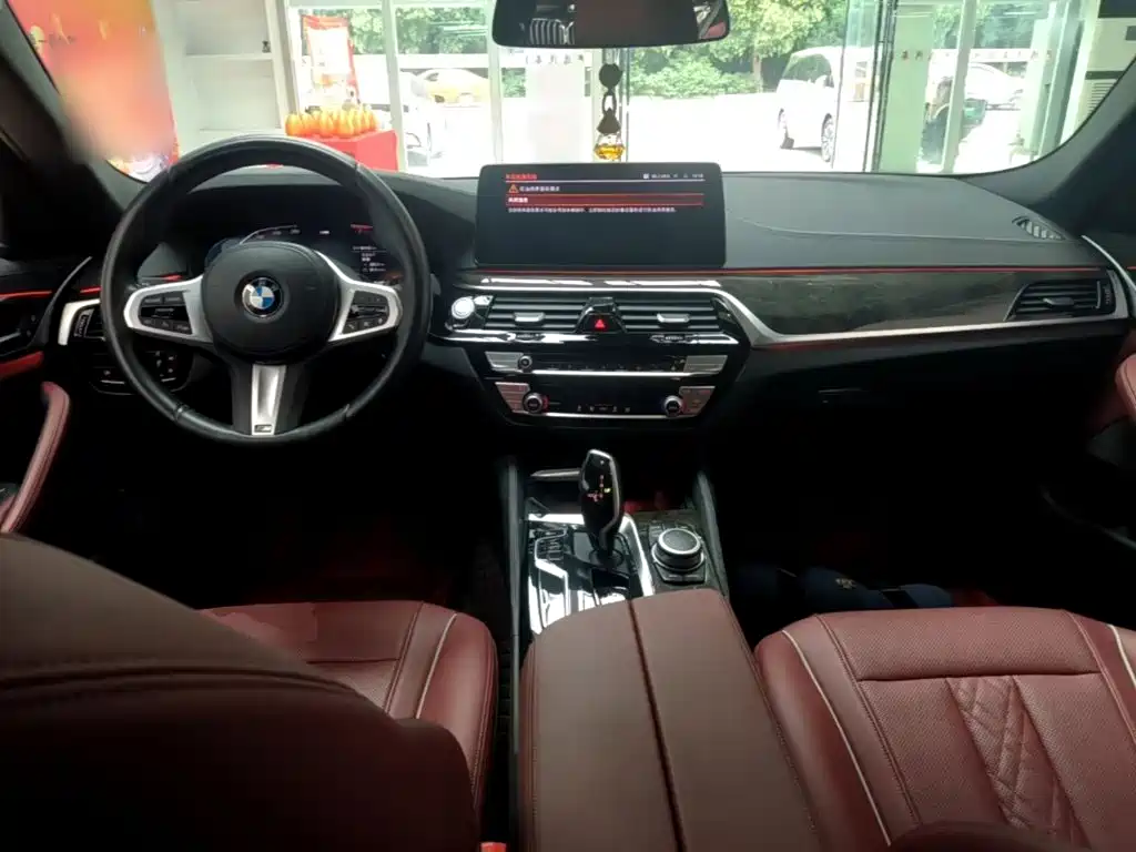 BMW 5 Series — фото 10