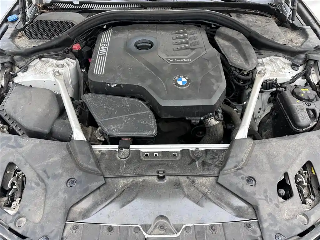 BMW 5 Series — фото 17