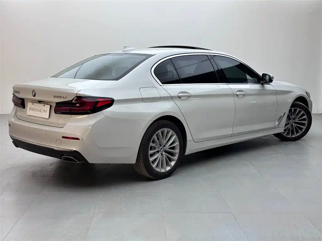BMW 5 Series — фото 4