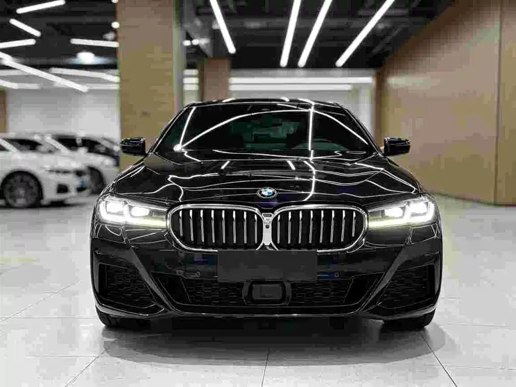BMW 5 Series — фото 9
