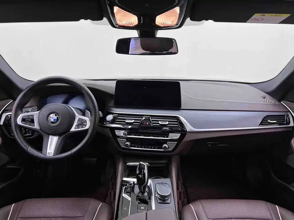 BMW 5 Series — фото 17