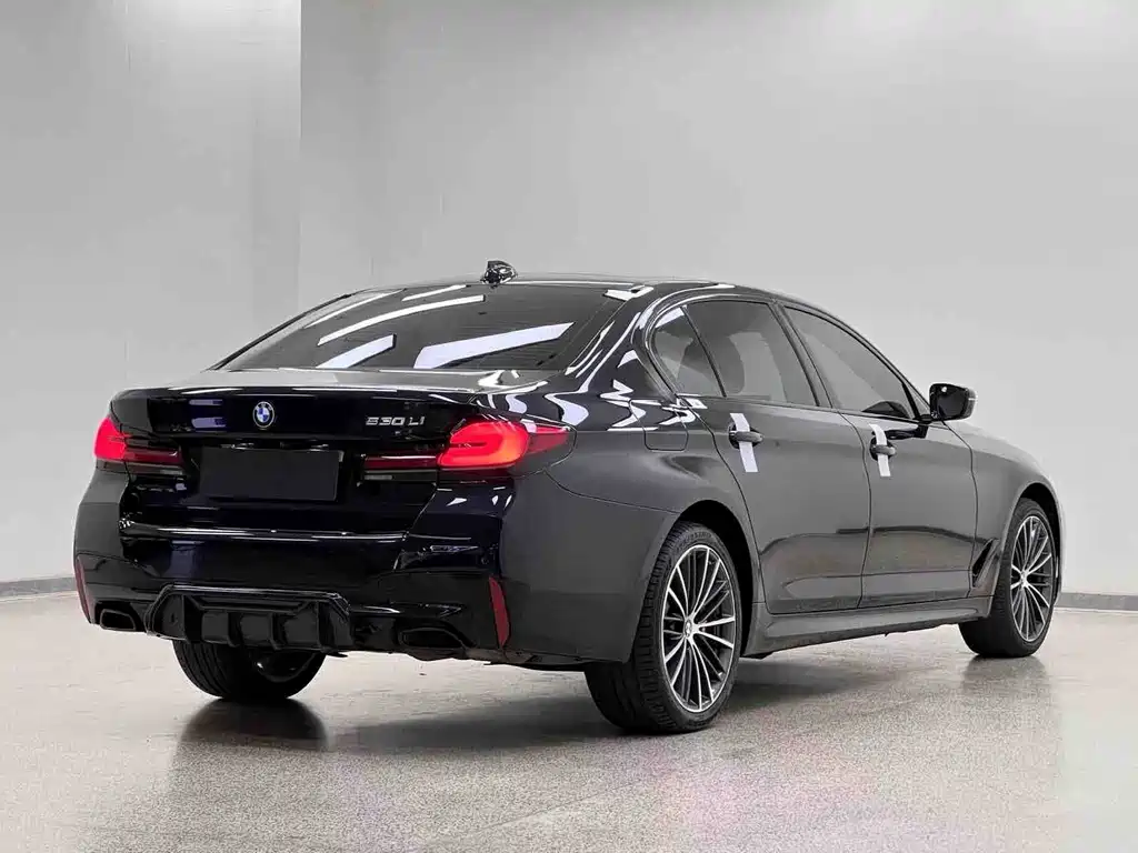 BMW 5 Series — фото 29