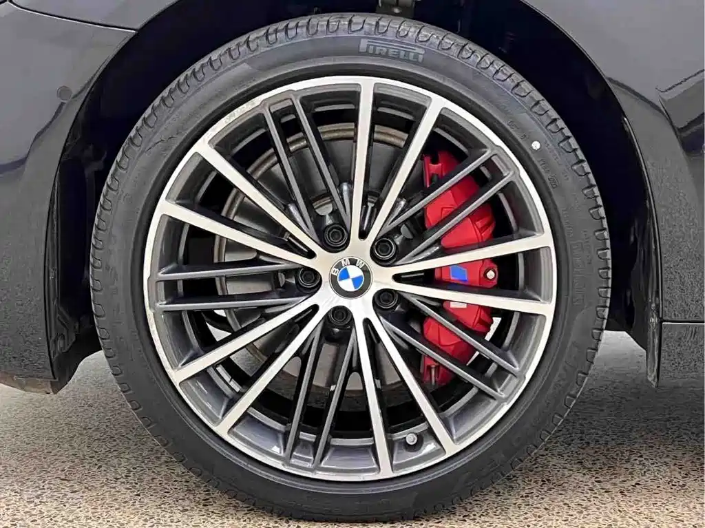 BMW 5 Series — фото 7