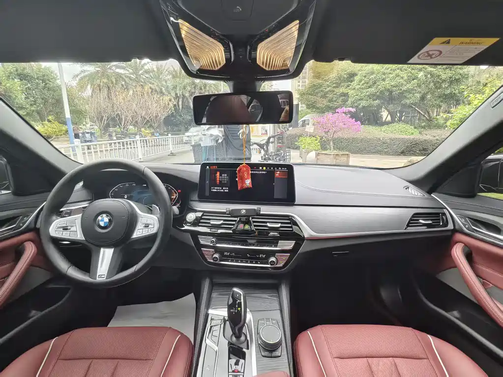 BMW 5 Series — фото 13