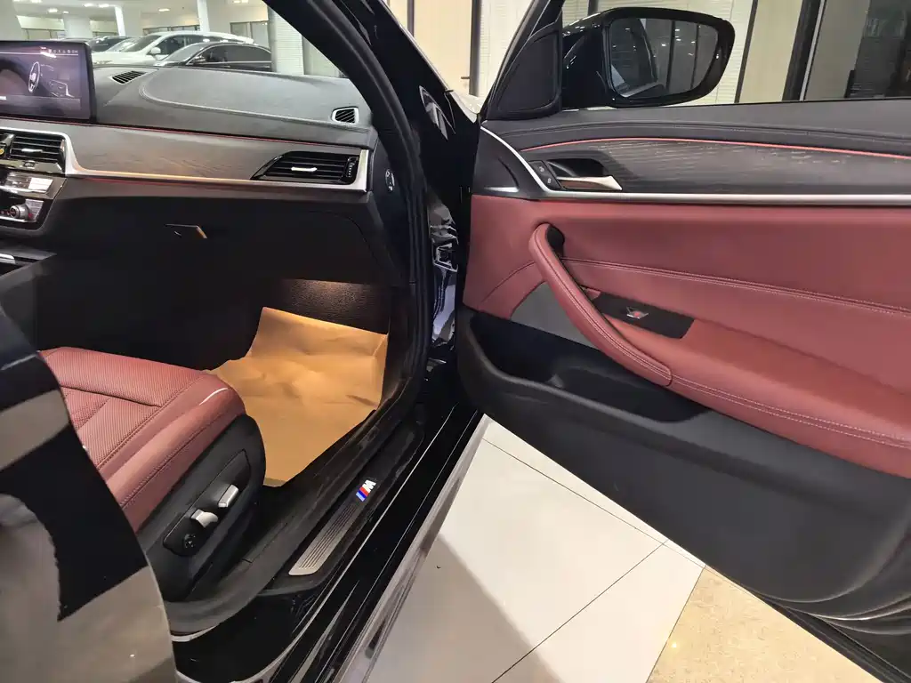 BMW 5 Series — фото 15