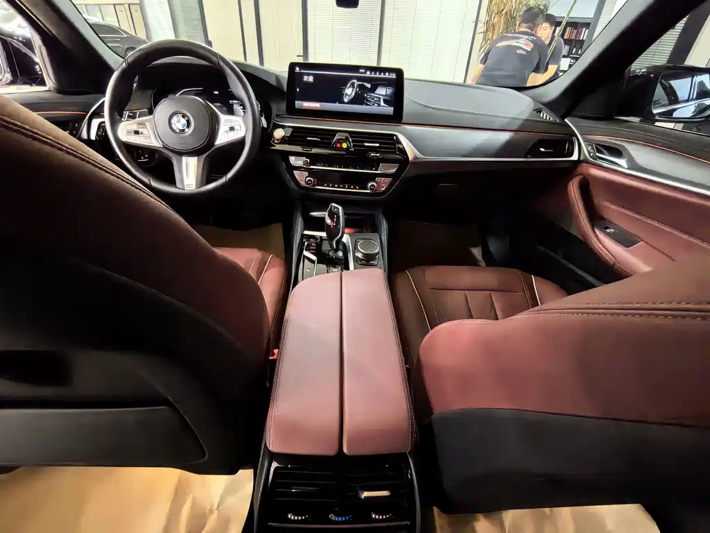 BMW 5 Series — фото 9