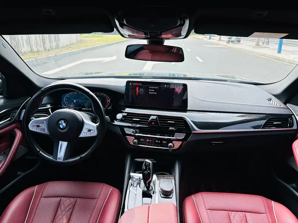 BMW 5 Series — фото 10