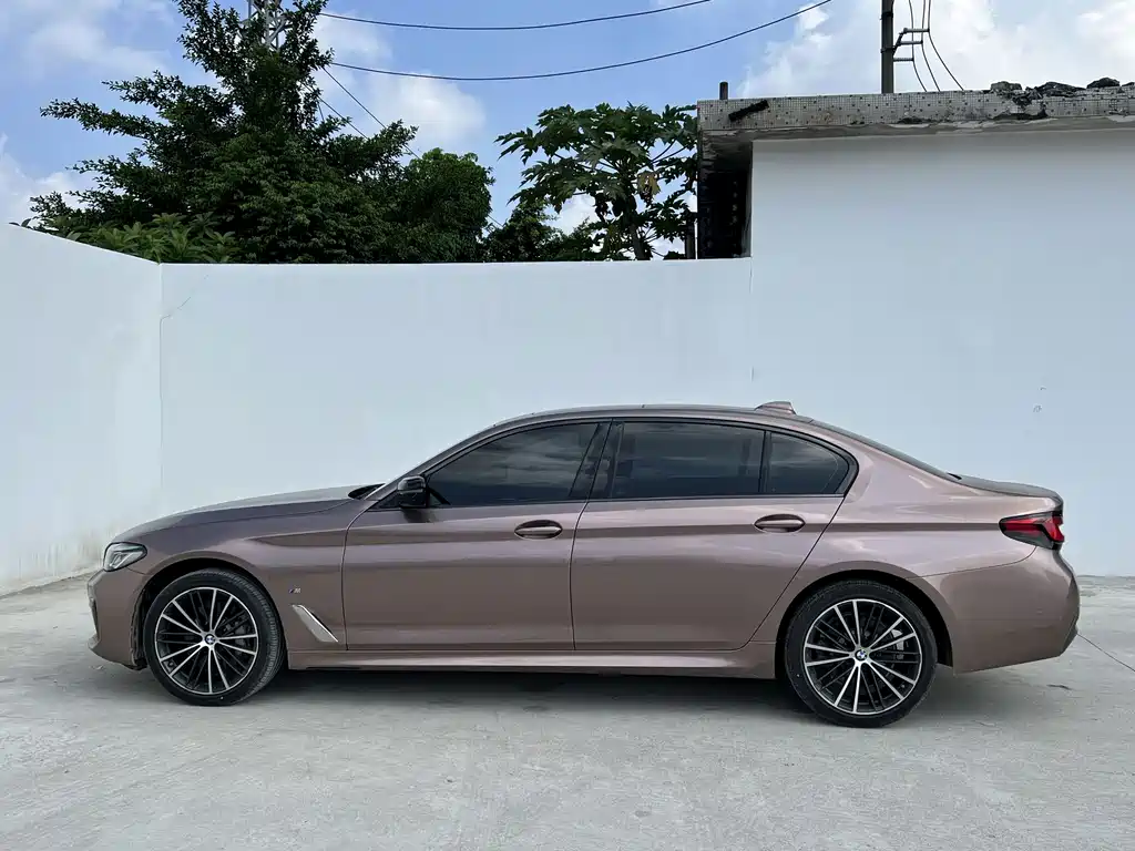 BMW 5 Series — фото 5