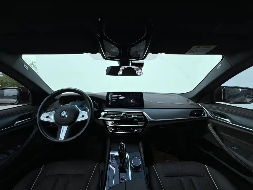 BMW 5 Series — фото 10