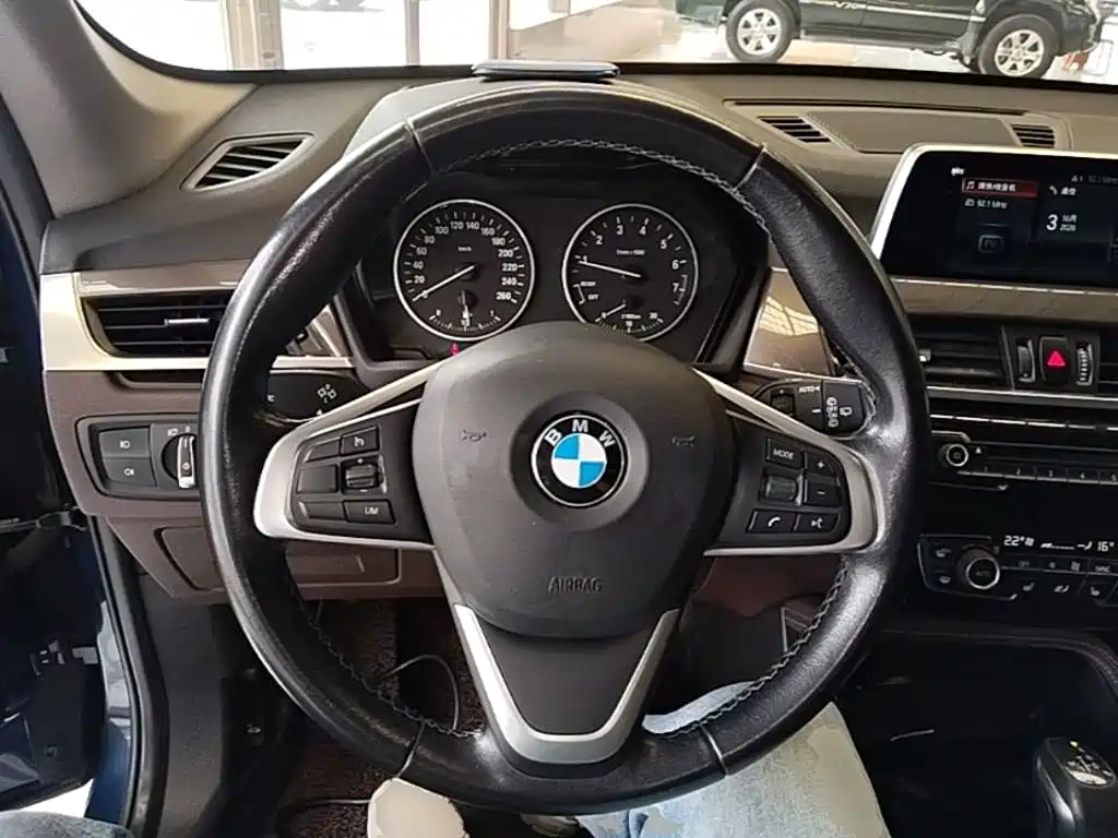 BMW X1 — фото 11
