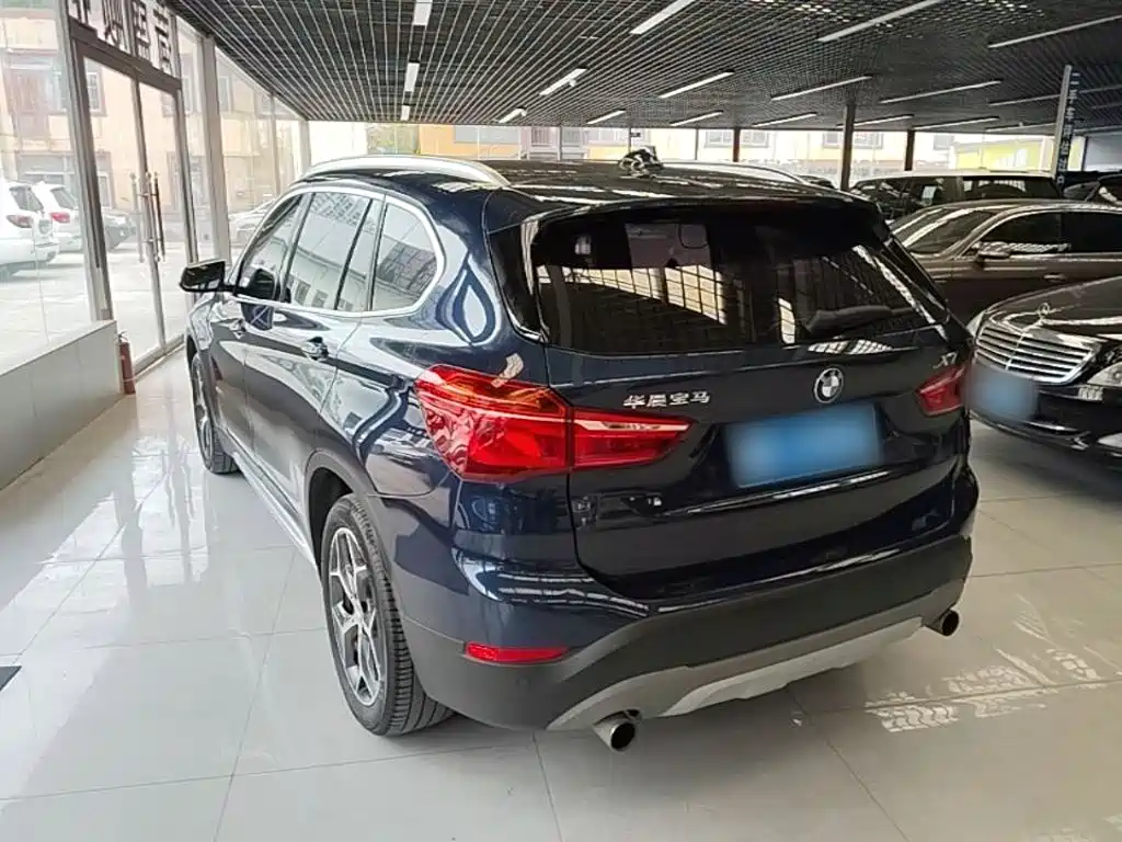 BMW X1 — фото 5