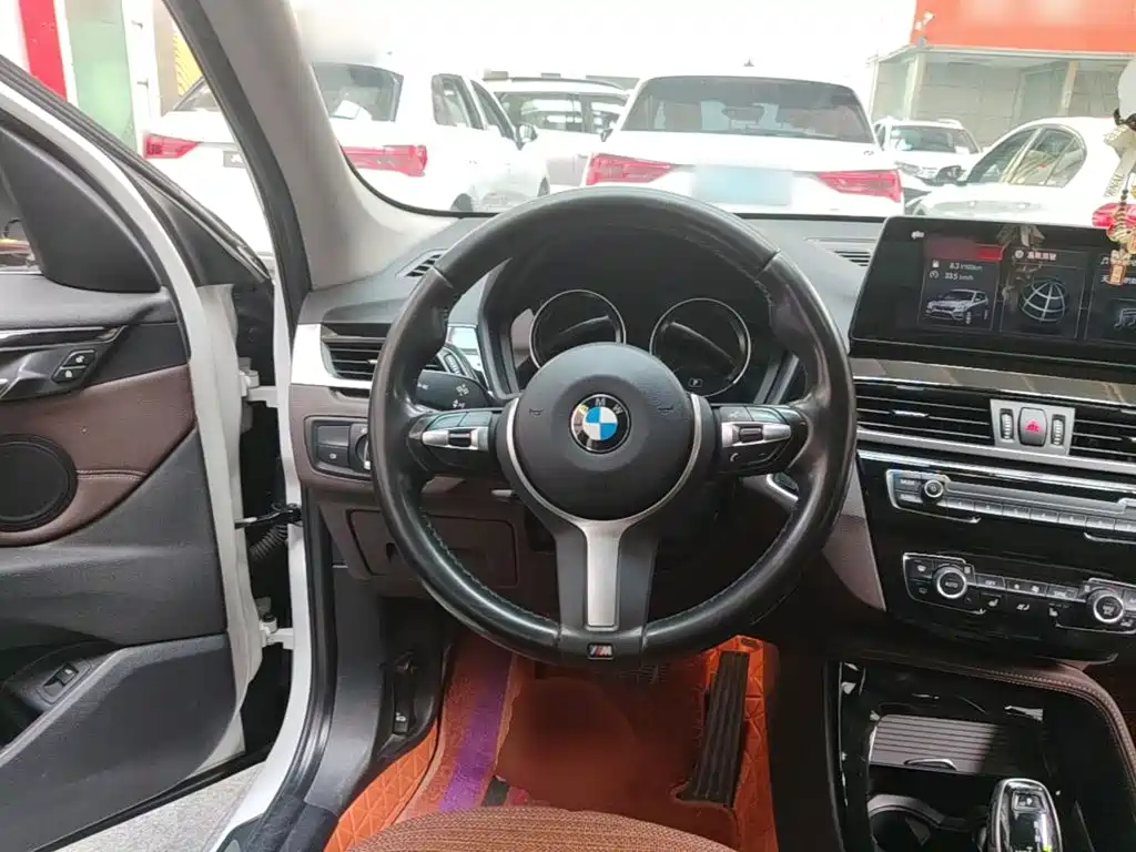 BMW X1 — фото 11