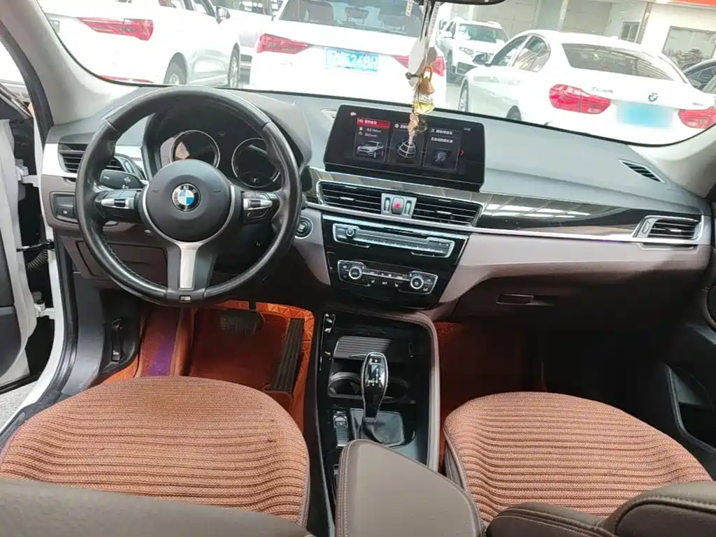 BMW X1 — фото 10