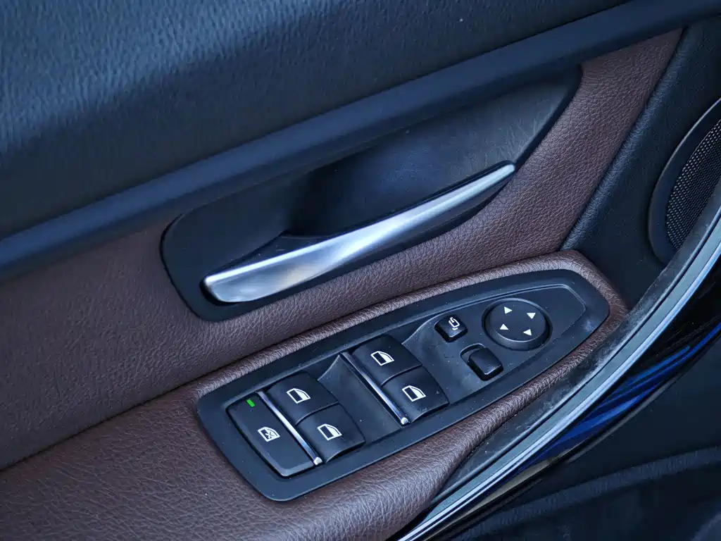 BMW 3 Series — фото 14