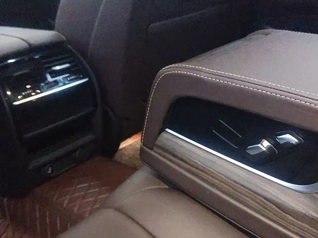 BMW 5 Series New Energy — фото 8