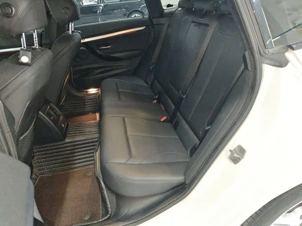BMW 3 Series GT — фото 17