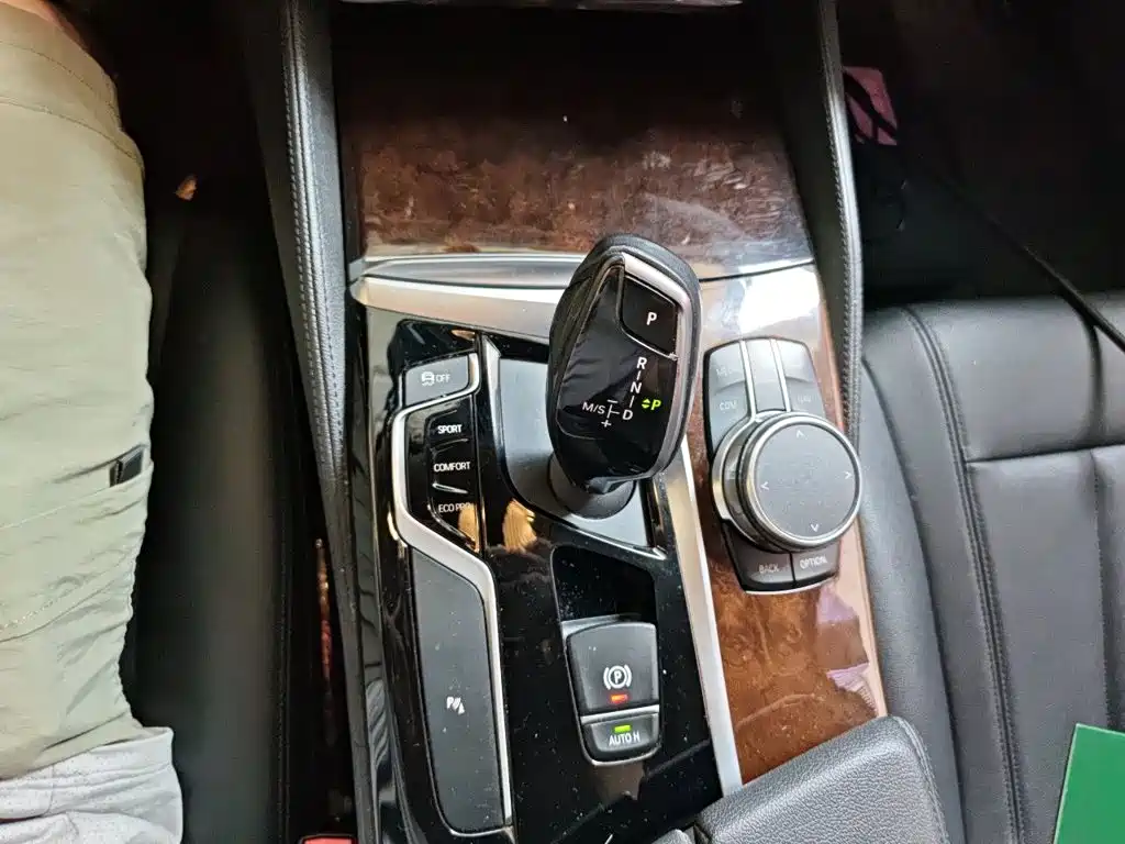 BMW 5 Series — фото 10