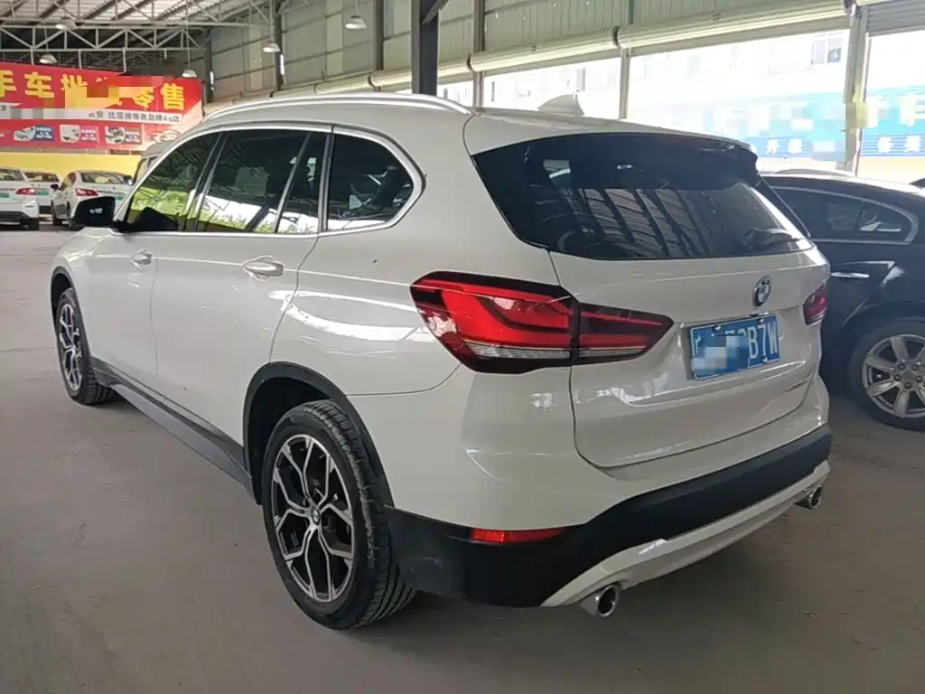 BMW X1 — фото 5