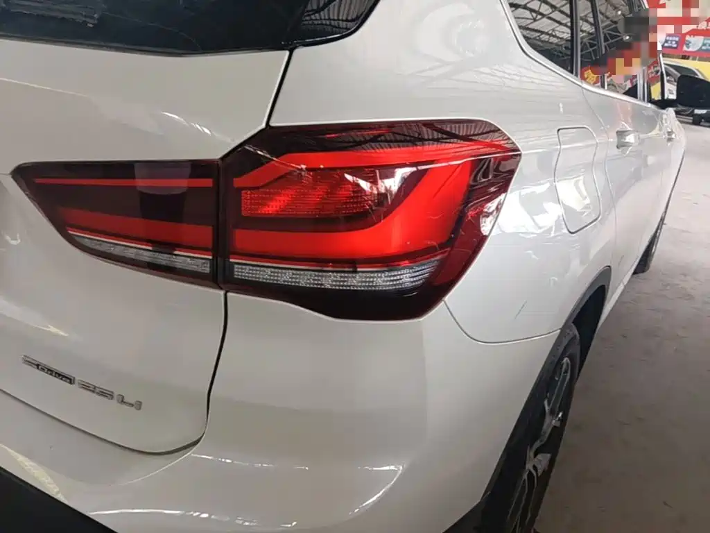 BMW X1 — фото 8