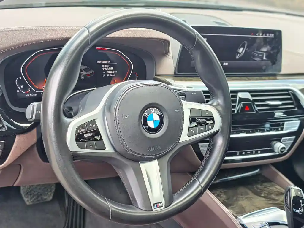 BMW 5 Series — фото 4