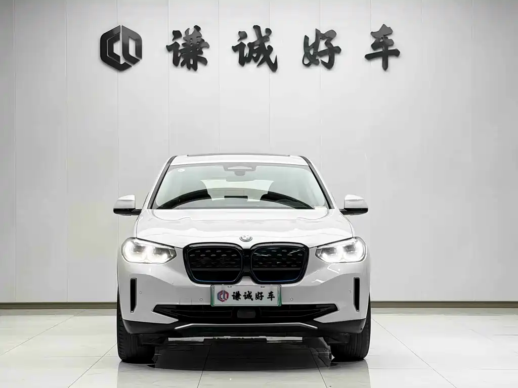 BMW iX3 — фото 2