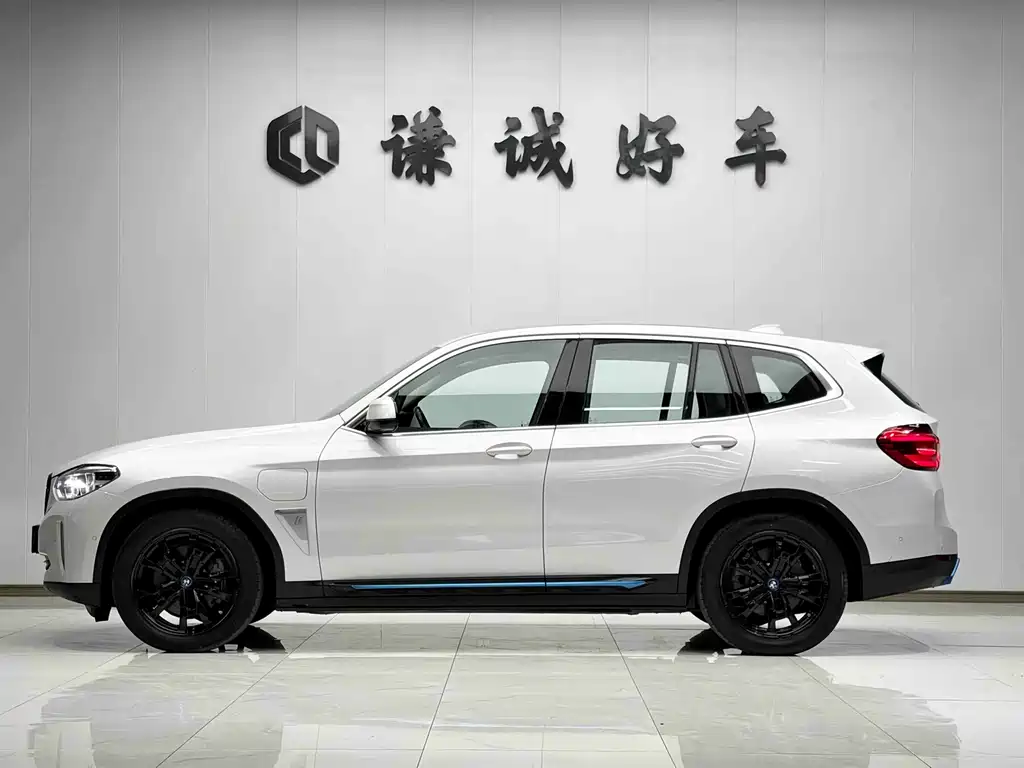 BMW iX3 — фото 4