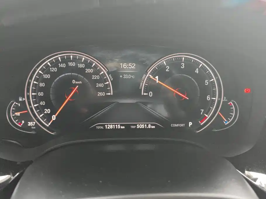 BMW 5 Series — фото 14