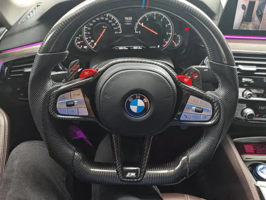 BMW 5 Series — фото 15