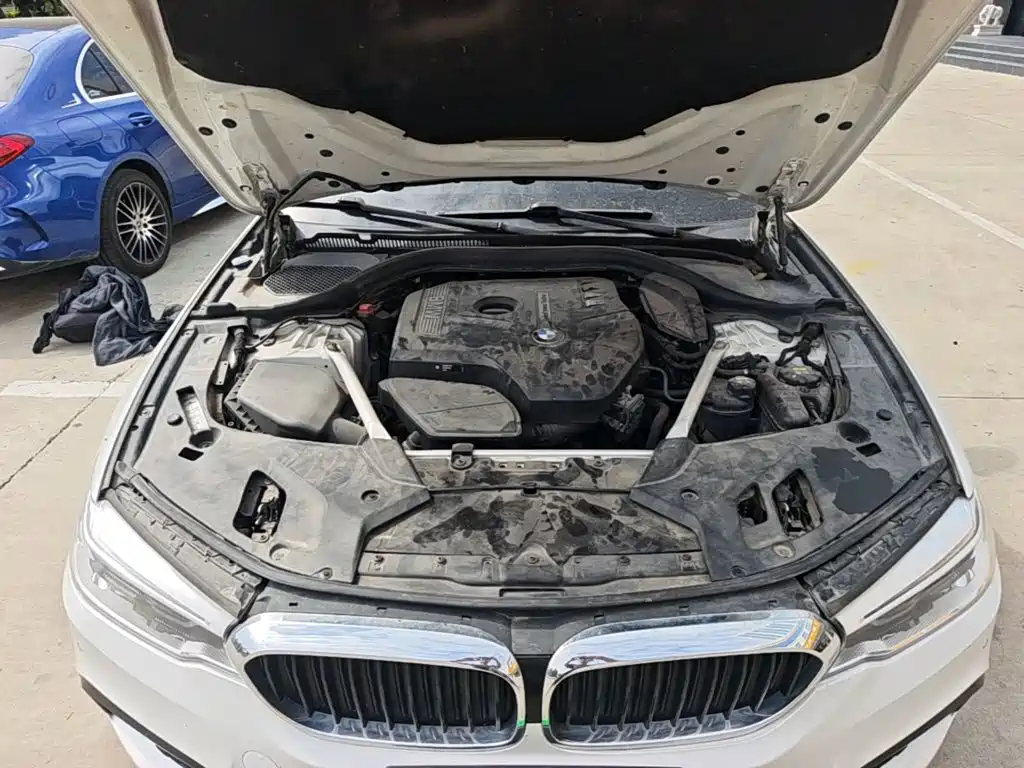 BMW 5 Series — фото 20