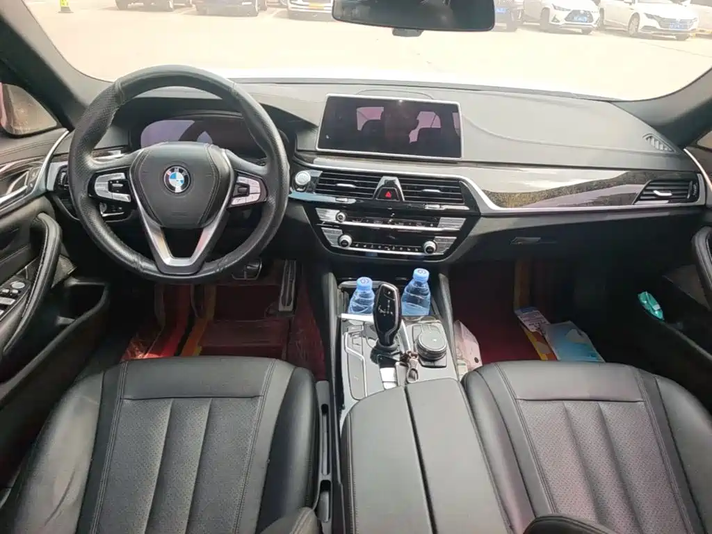 BMW 5 Series — фото 10