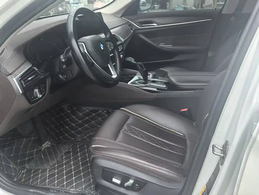 BMW 5 Series New Energy — фото 3