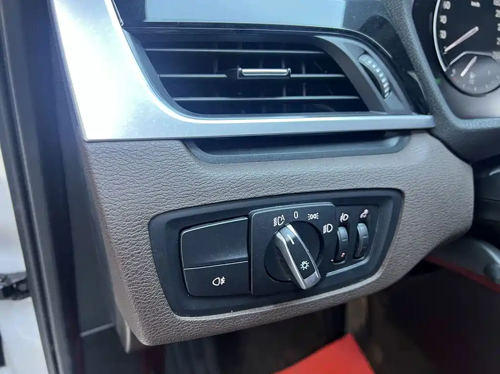 BMW X1 — фото 17