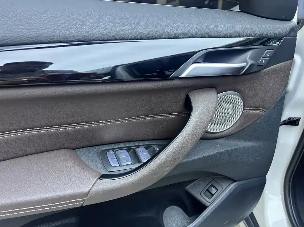 BMW X1 — фото 10