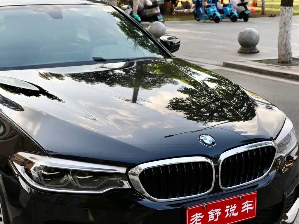 BMW 5 Series — фото 13
