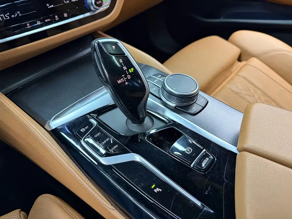 BMW 5 Series (Import) — фото 17