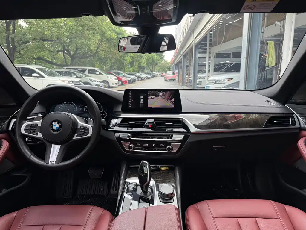 BMW 5 Series — фото 14