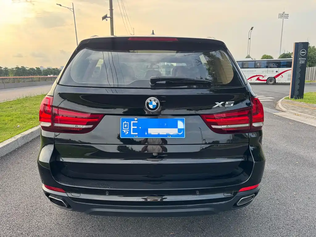 BMW X5 (Import) — фото 6