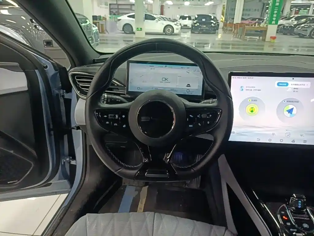 BYD Seal — фото 11