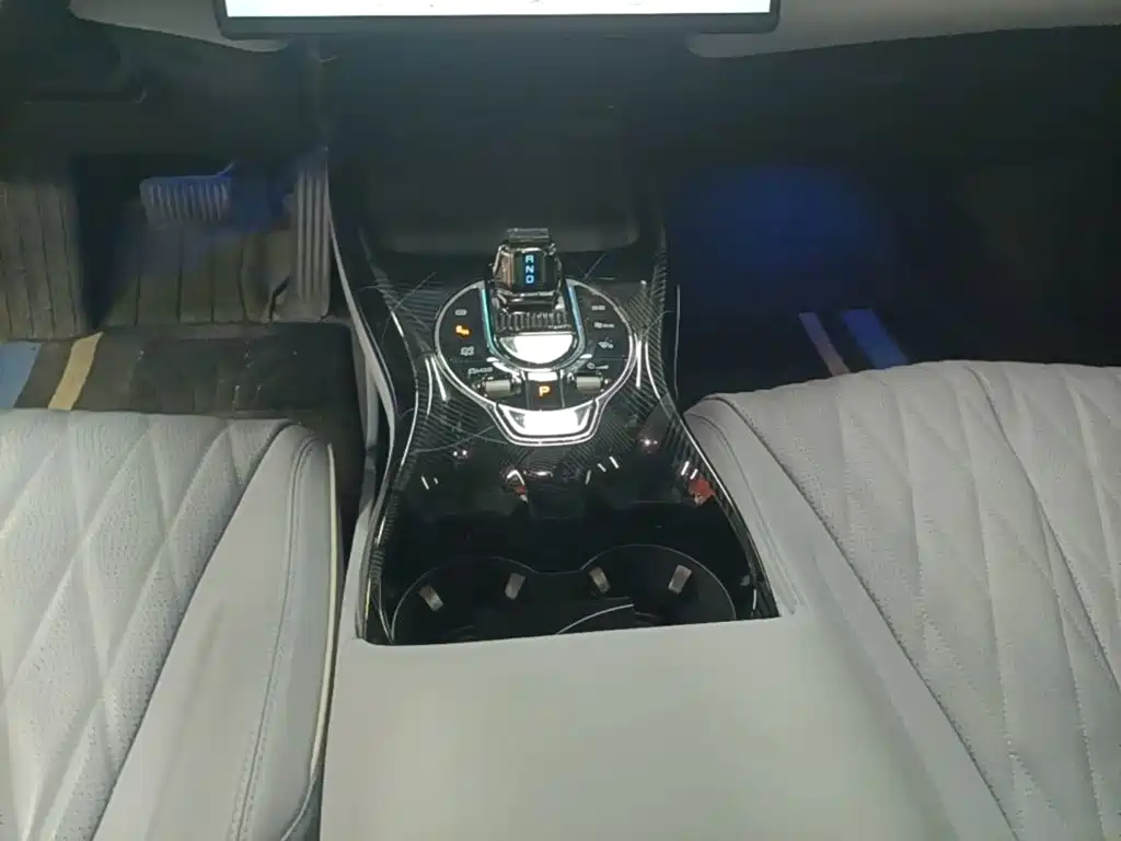 BYD Seal — фото 14