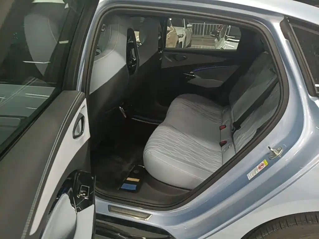 BYD Seal — фото 17