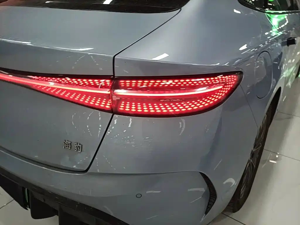 BYD Seal — фото 8