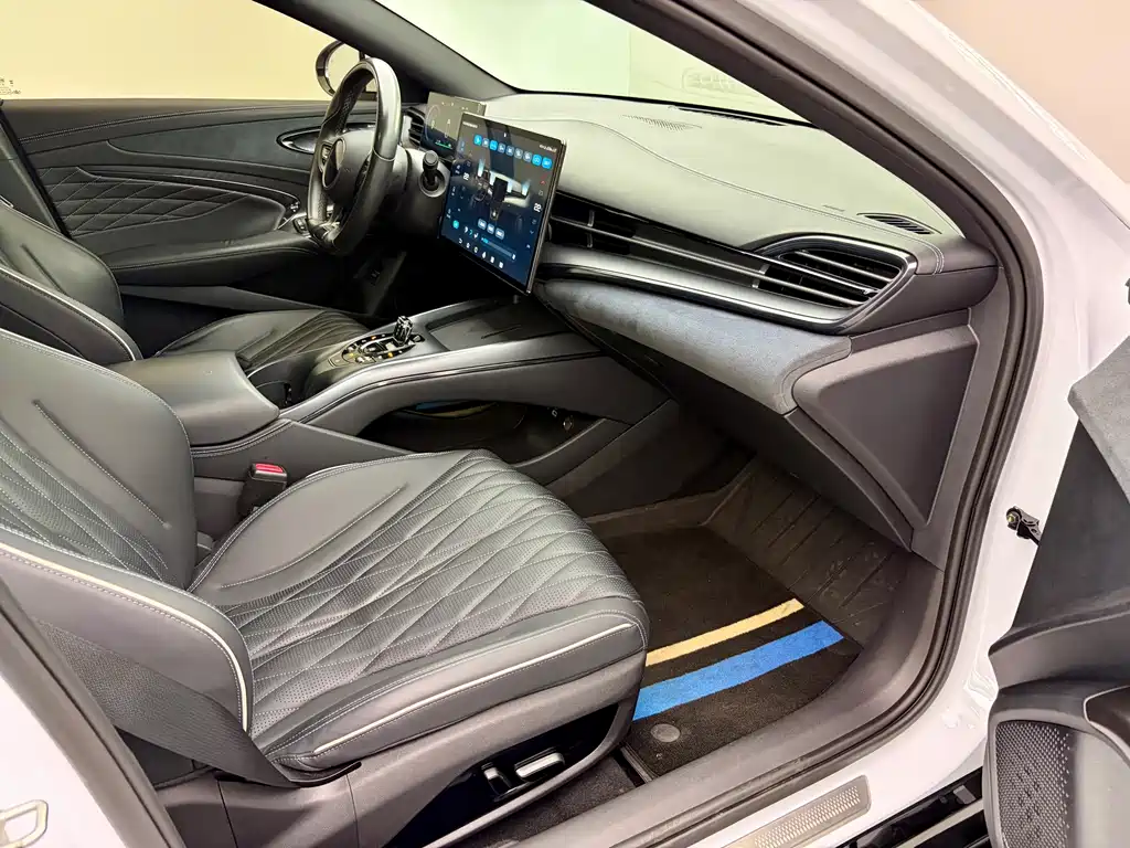 BYD Seal — фото 14