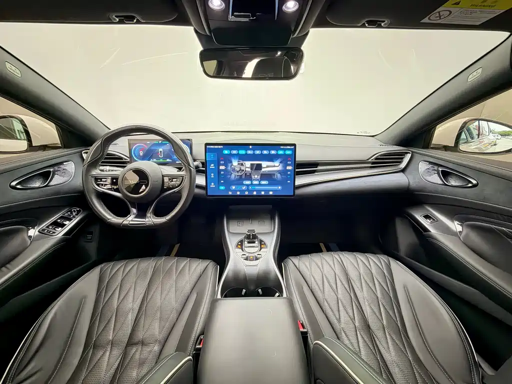 BYD Seal — фото 17