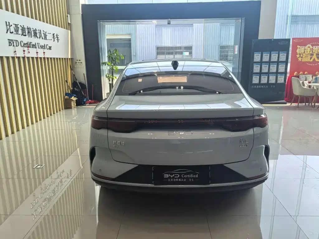 BYD Qin L — фото 11