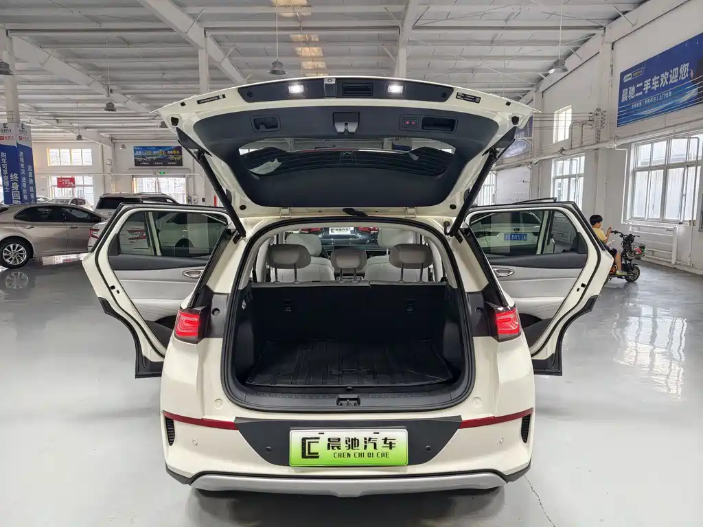 BYD Sealion 05 EV — фото 10