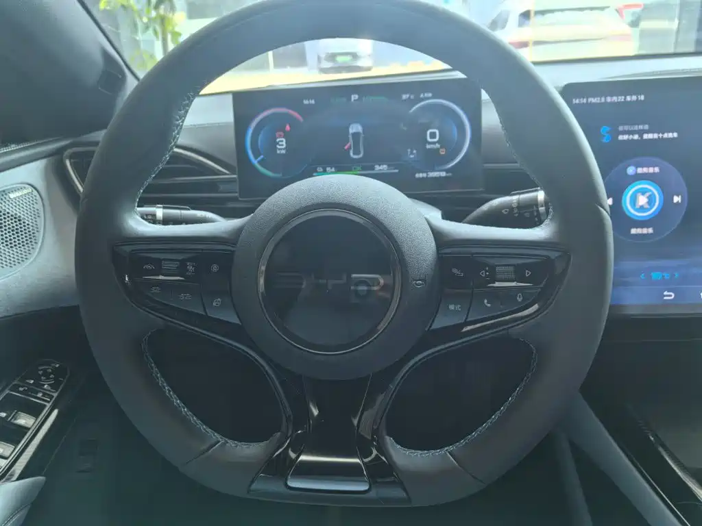 BYD Seal — фото 9