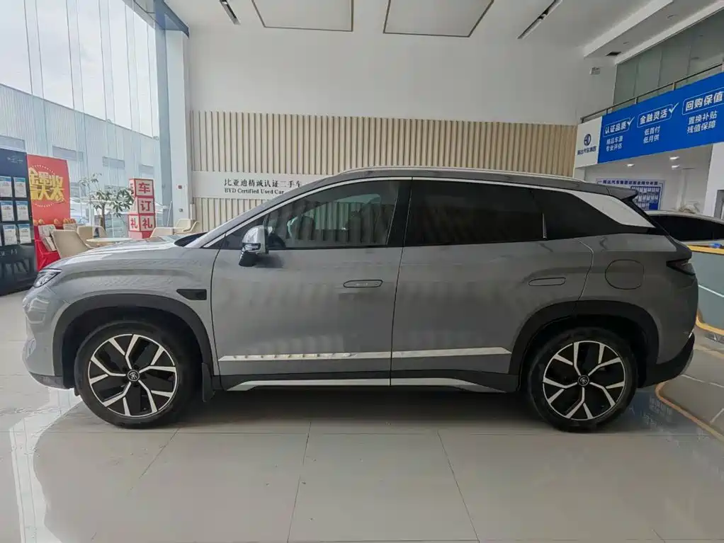 BYD L DM-i — фото 4