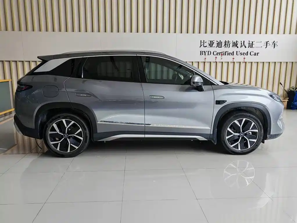 BYD L DM-i — фото 8